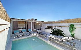 Villa Quartz
